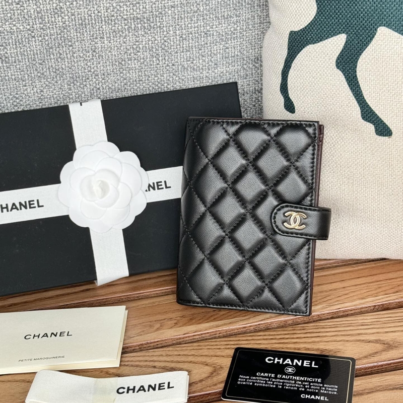Ch**el wallet purse